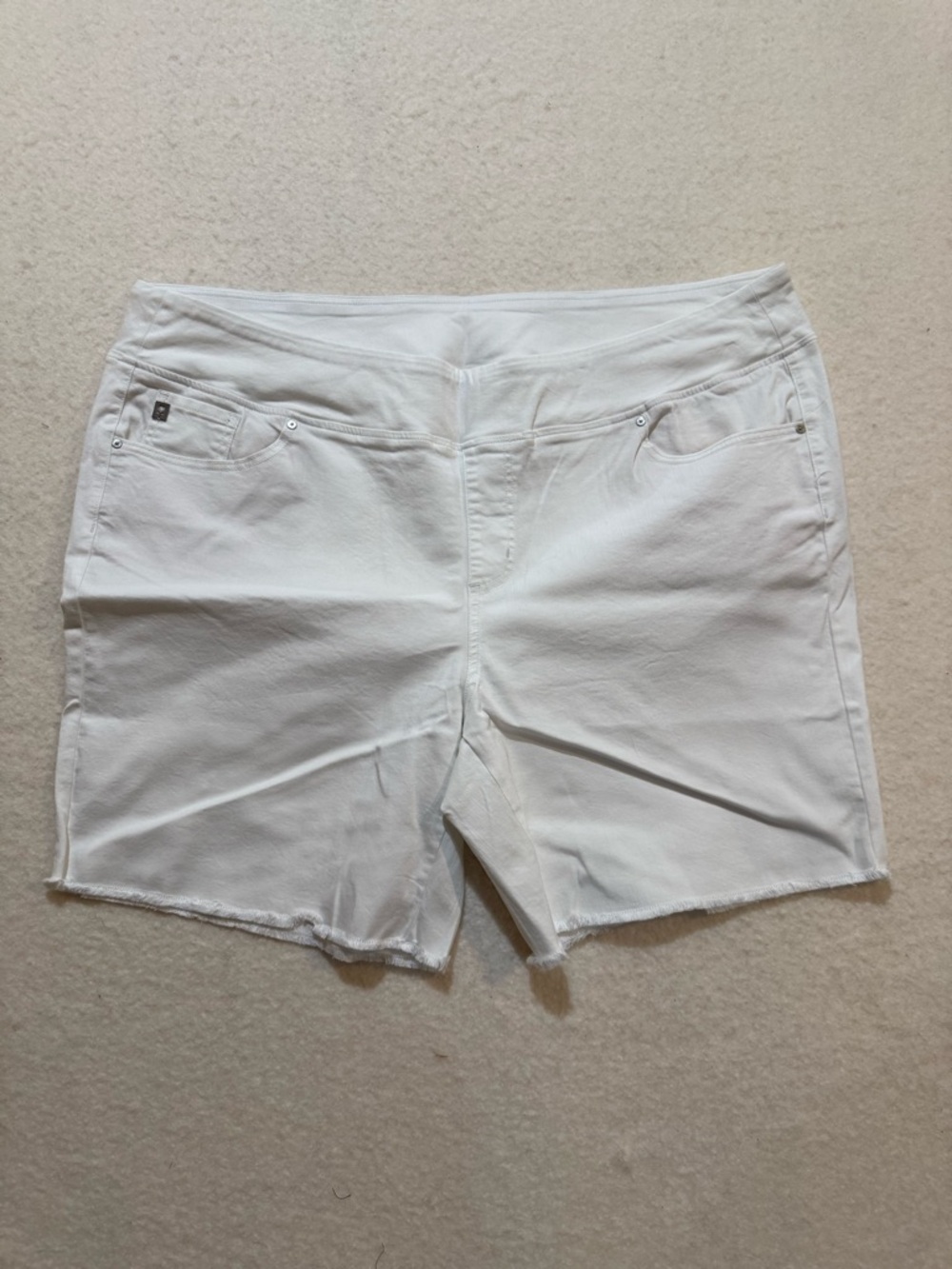 Belle by Kim Gravel White Stretch Bermuda Shorts